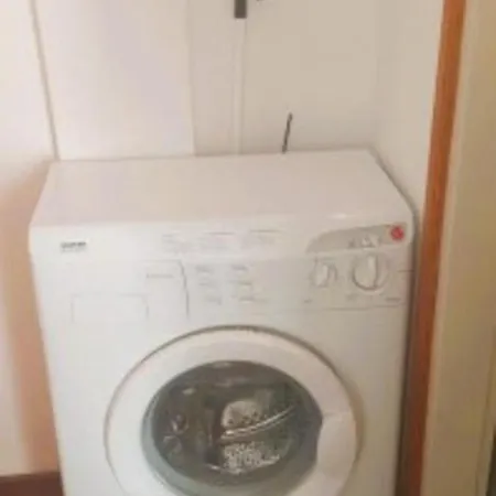 アパート Comfy 2 Bedroom Flat Near The